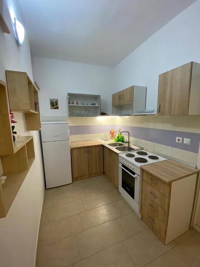 Apartmani Milka Vrsi Exterior photo