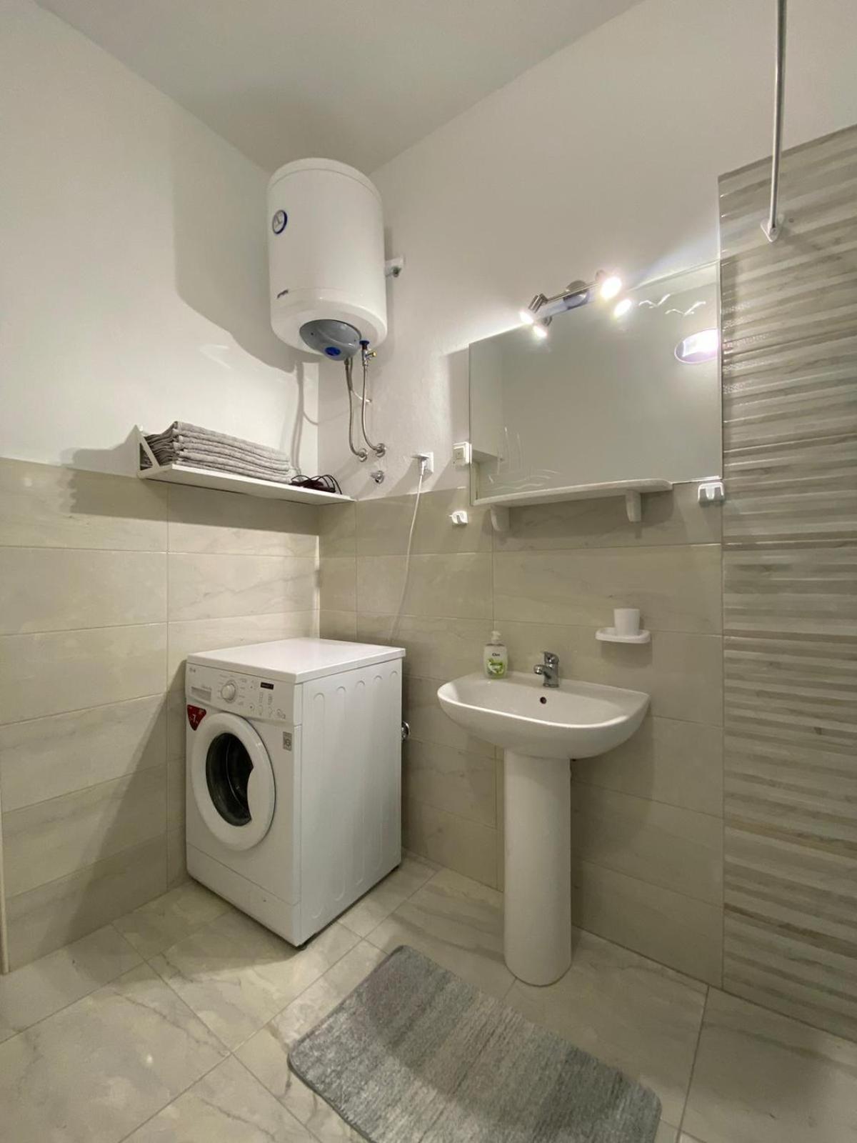 Apartmani Milka Vrsi Exterior photo